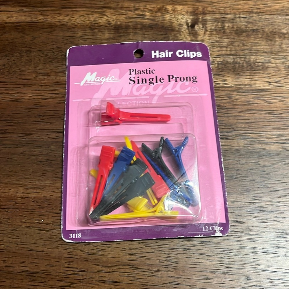 Vintage Magic collection - plastic ai for print hair clips - new in package